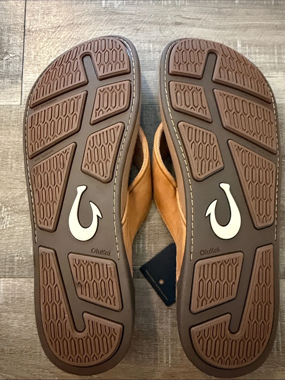 OluKai Men's Tan Leather Flip-Flop Sandals